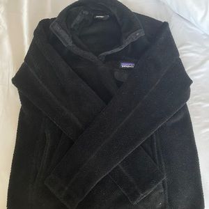 Black Patagonia pull over